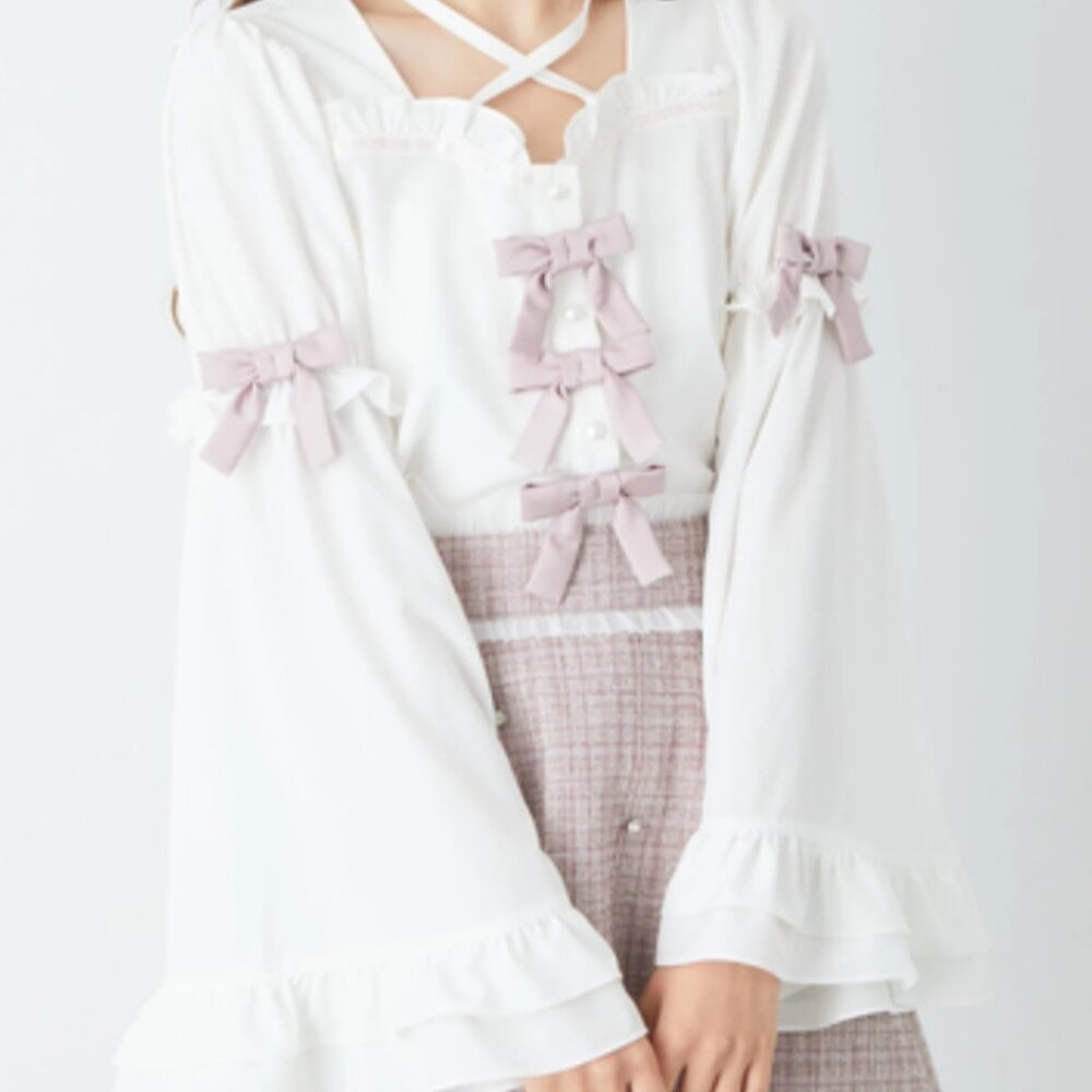 Ank Rouge White Ruffle Trumpet Bell Flare Sleeve Blouse with Sweetheart Neck